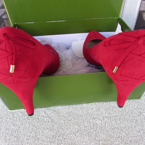 COACH AND FOUR SUEDE WINE COLOR SHOE, SIZE 9 MED - Picture 5 of 6